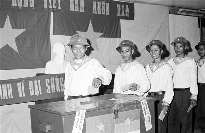 45 năm ngày Tổng tuyển cử bầu Quốc hội của nước Việt Nam thống nhất ảnh 19 Chú thích ảnh