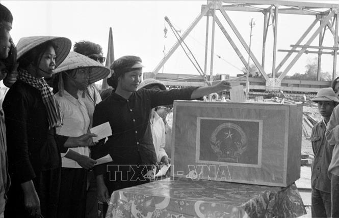 45 năm ngày Tổng tuyển cử bầu Quốc hội của nước Việt Nam thống nhất ảnh 17 Chú thích ảnh
