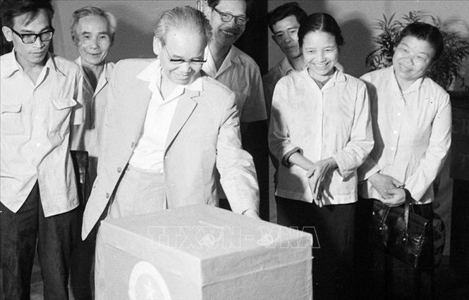 45 năm ngày Tổng tuyển cử bầu Quốc hội của nước Việt Nam thống nhất ảnh 10 Chú thích ảnh