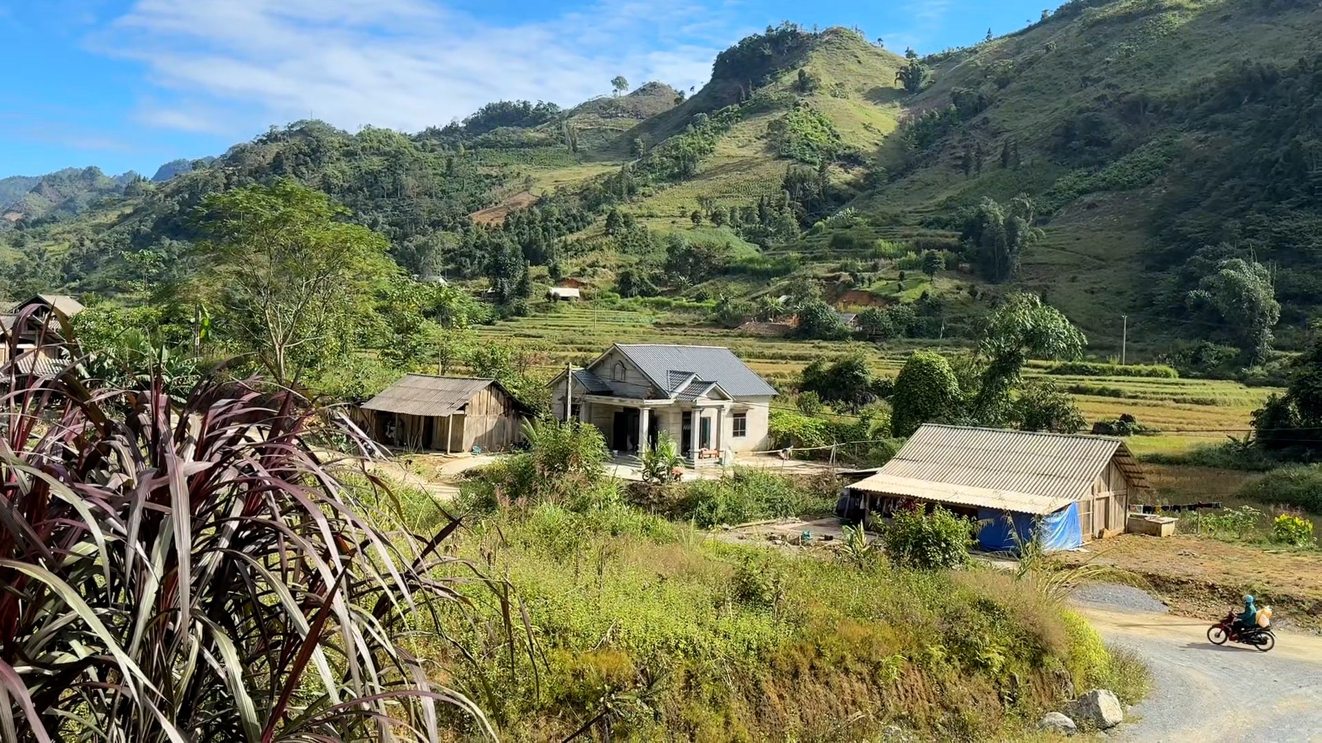 Xuất khẩu lao động đã và đang góp phần thay đổi diện mạo xã vùng cao đặc biệt khó khăn của tỉnh. 8.jpg