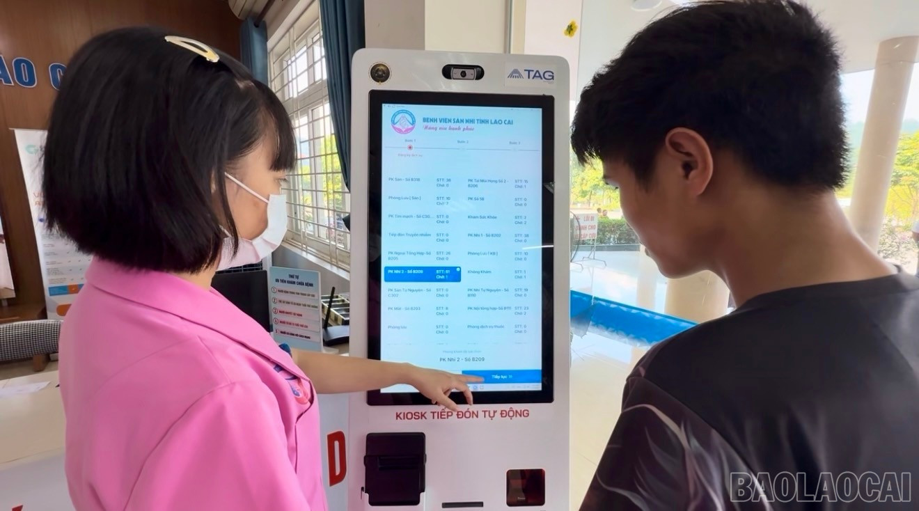 Khám, chữa bệnh ngoài giờ vẫn đảm bảo đầy đủ quy trình như trong giờ hành chính. baolaocai-br_img-7977.jpg
