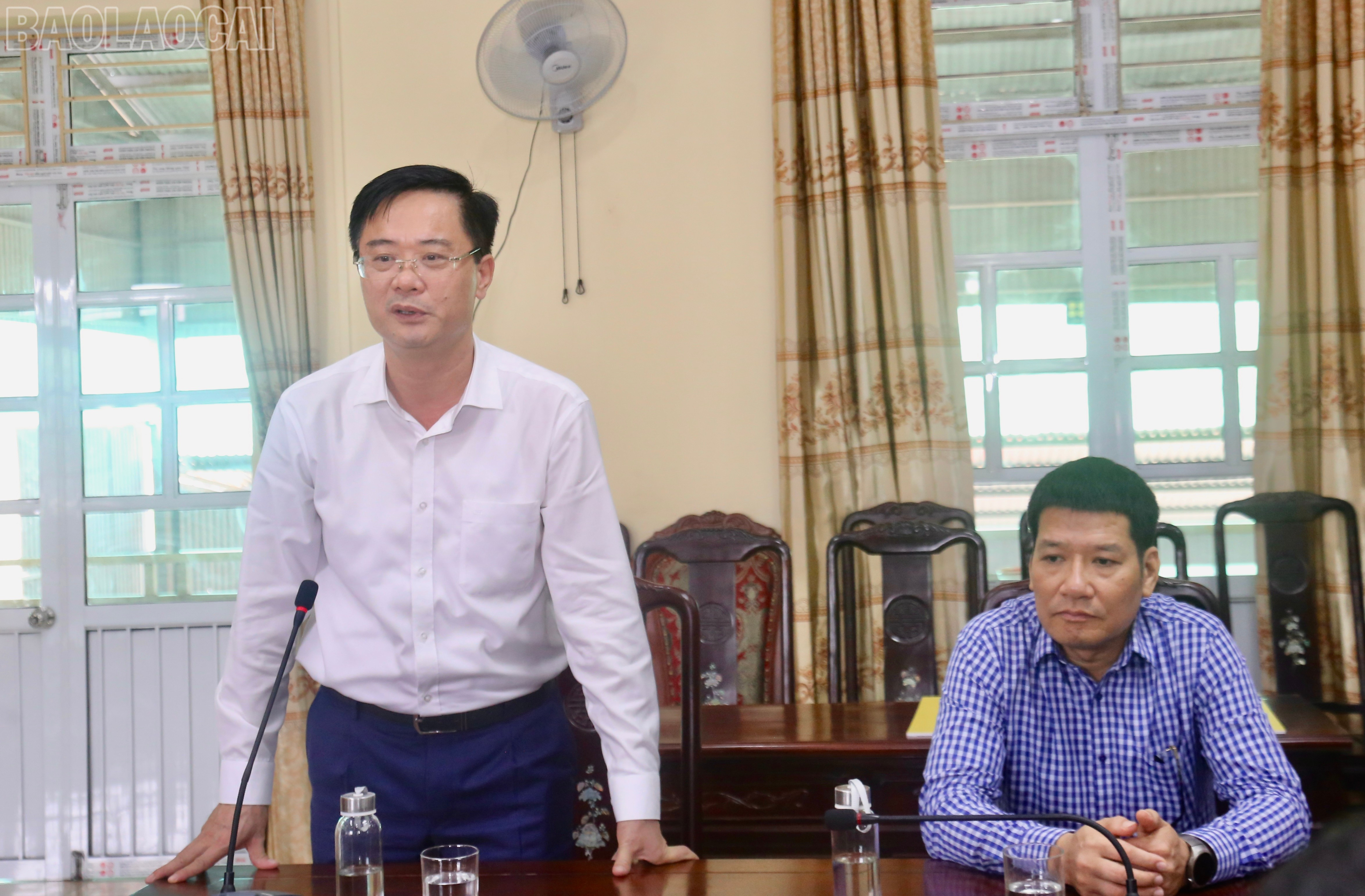 Ông Trần Hải Bình - Phó Tổng Giám đốc Tập đoàn phát biểu tại buổi tiếp nhận. baolaocai-tl_img-7072.jpg