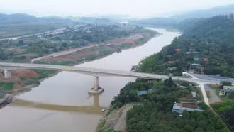 Toàn cảnh cầu Làng Giàng trước ngày chính thức hoạt động