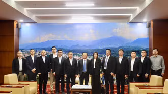 Phó Chủ tịch Thường trực UBND tỉnh Hoàng Quốc Khánh tiếp xã giao các doanh nghiệp