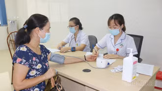 Bổ sung 28 viên chức sự nghiệp y tế được hưởng phụ cấp đãi ngộ năm 2024