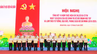 Học viện Hải quân tổng kết 10 năm thực hiện Chỉ thị 05 của Bộ Chính trị 