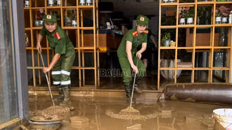 [Ảnh] Thành phố Lào Cai: Khẩn trương khắc phục hậu quả mưa lũ, ổn định đời sống Nhân dân