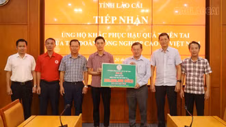 Tập đoàn Công nghiệp Cao su Việt Nam ủng hộ tỉnh Lào Cai khắc phục hậu quả thiên tai