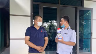 Cấp hơn 300 lít hóa chất khử trùng, khống chế dịch tả lợn châu Phi