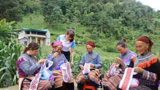 [Ảnh] Thay đổi “nếp nghĩ, cách làm” cho phụ nữ vùng cao Si Ma Cai