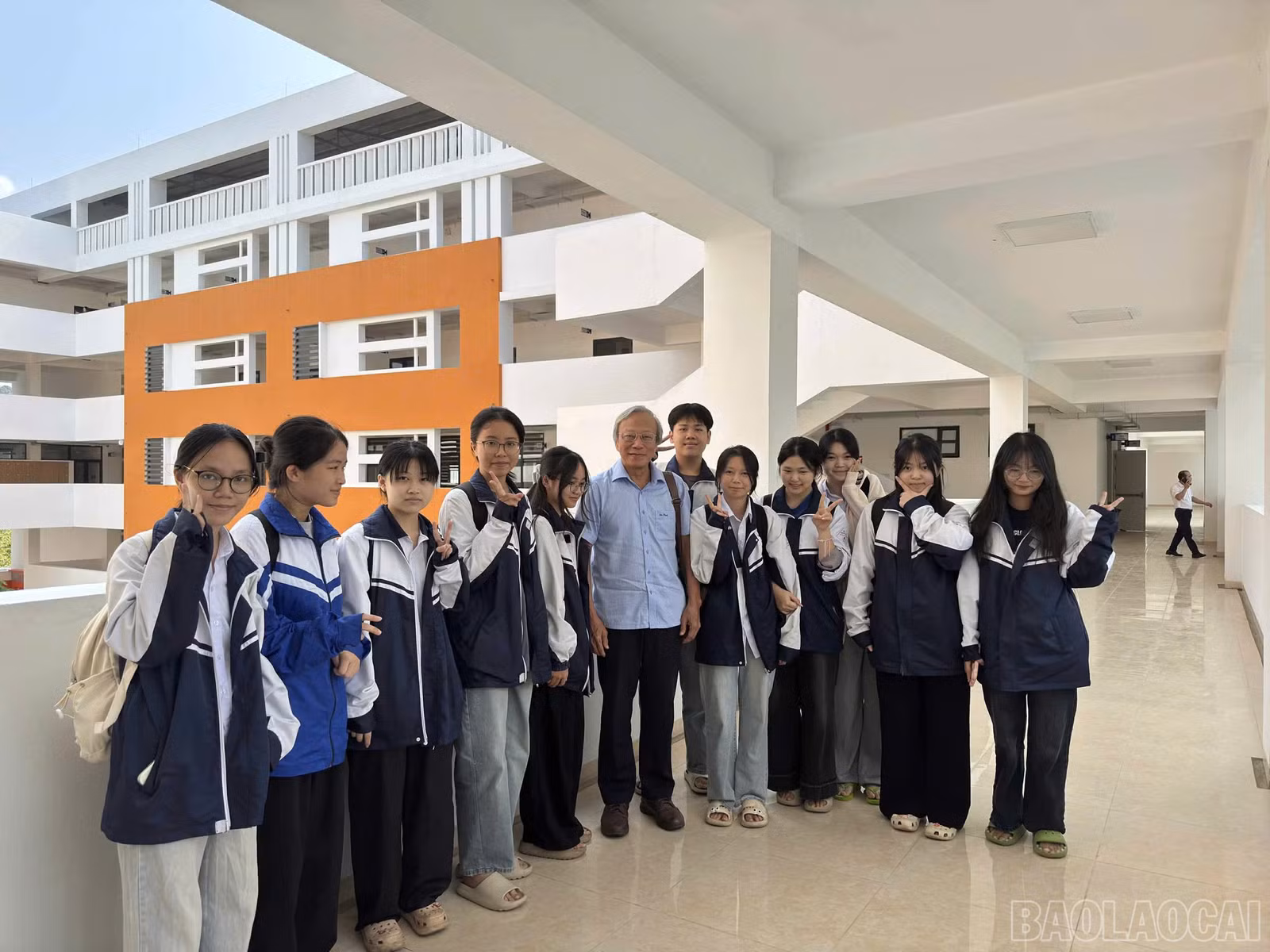 Trong quá trình tham gia đội tuyển, các em còn có thêm nhiều bạn mới, mở rộng góc nhìn và học hỏi thêm nhiều điều mới.