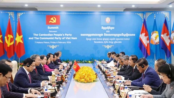 Cuộc gặp giữa Bộ Chính trị Đảng Cộng sản Việt Nam và Ban Thường vụ Trung ương Đảng Nhân dân Campuchia