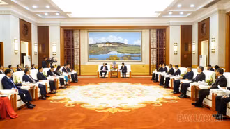 Lãnh đạo tỉnh Vân Nam (Trung Quốc) tiếp xã giao Đoàn đại biểu tỉnh Lào Cai