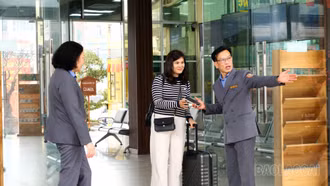 Chuyến tàu giữa mùa xuân