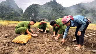 Công an xã Văn Bàn: Gắn bó với Nhân dân từ những việc làm an sinh thiết thực