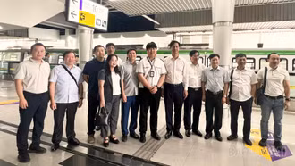 Đoàn đại biểu tỉnh Lào Cai tham dự Diễn đàn Đầu tư và Thương mại Quốc tế miền Tây Trung Quốc năm 2026, khảo sát đường sắt siêu nhẹ Trùng Khánh
