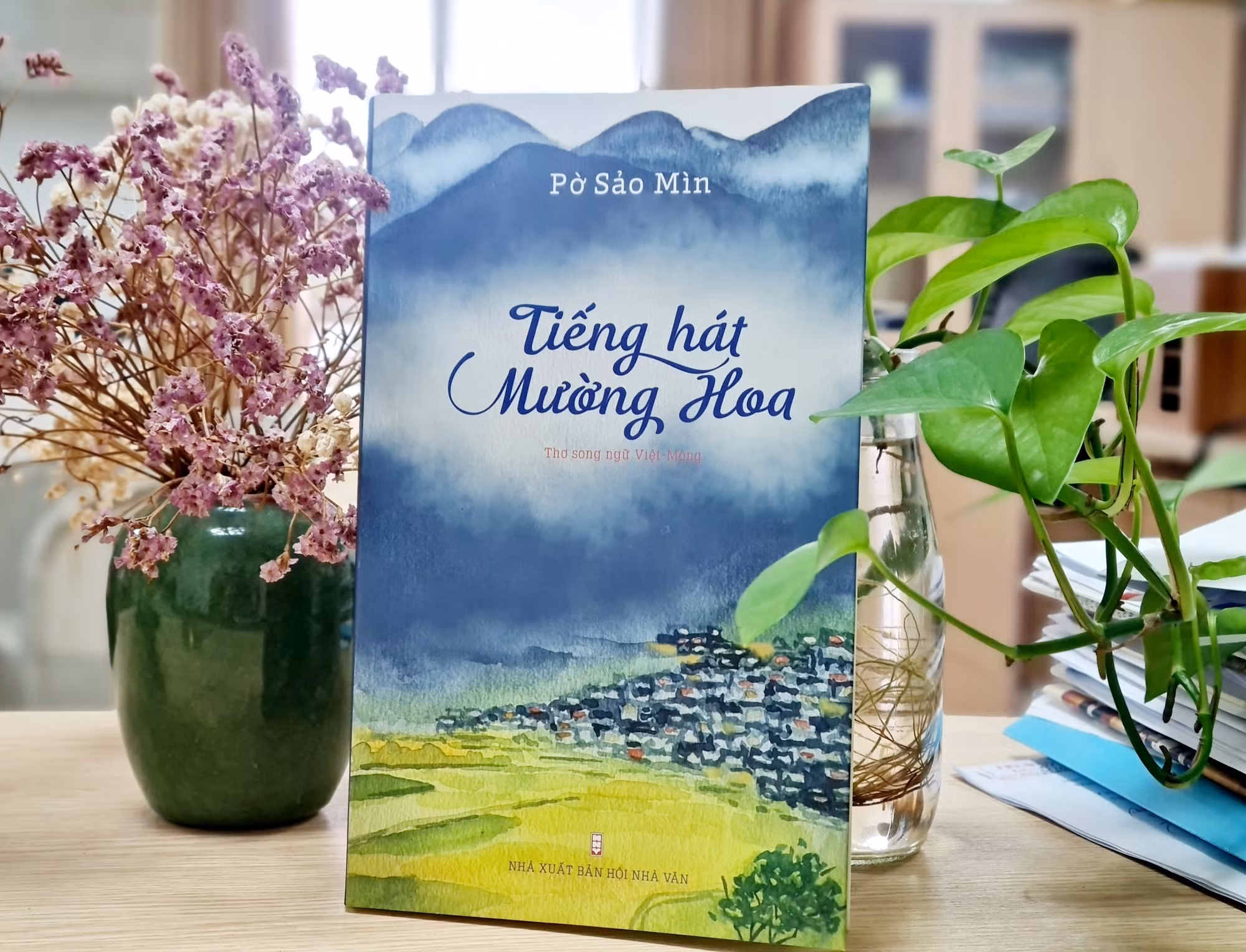 tap-tho-song-ngu-tieng-hat-muong-hoa-do-nha-xuat-ban-hoi-nha-van-an-hanh-nam-2023.jpg