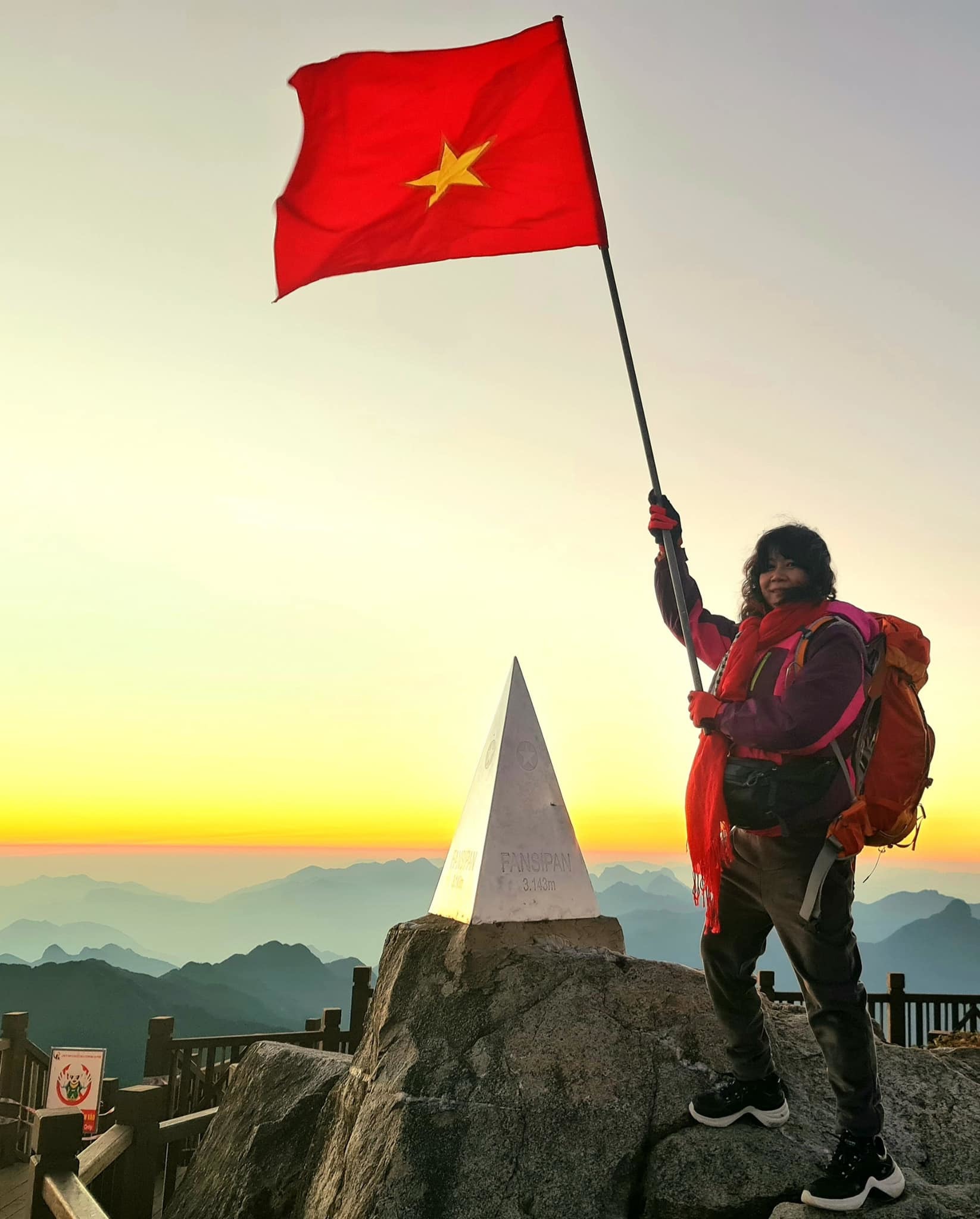 Nữ 'phượt thủ' Gia Lai U60 chinh phục 5 đỉnh núi cao giữa mùa đông rét mướt