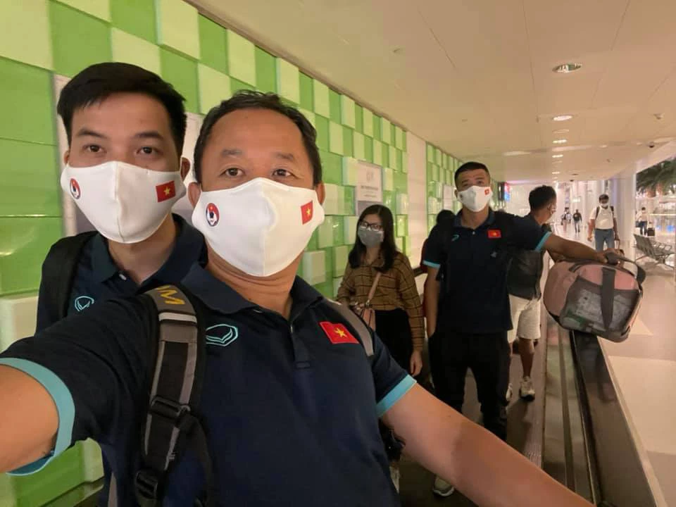 Tuyển Việt Nam đổ bộ UAE, sẵn sàng đấu Trung Quốc