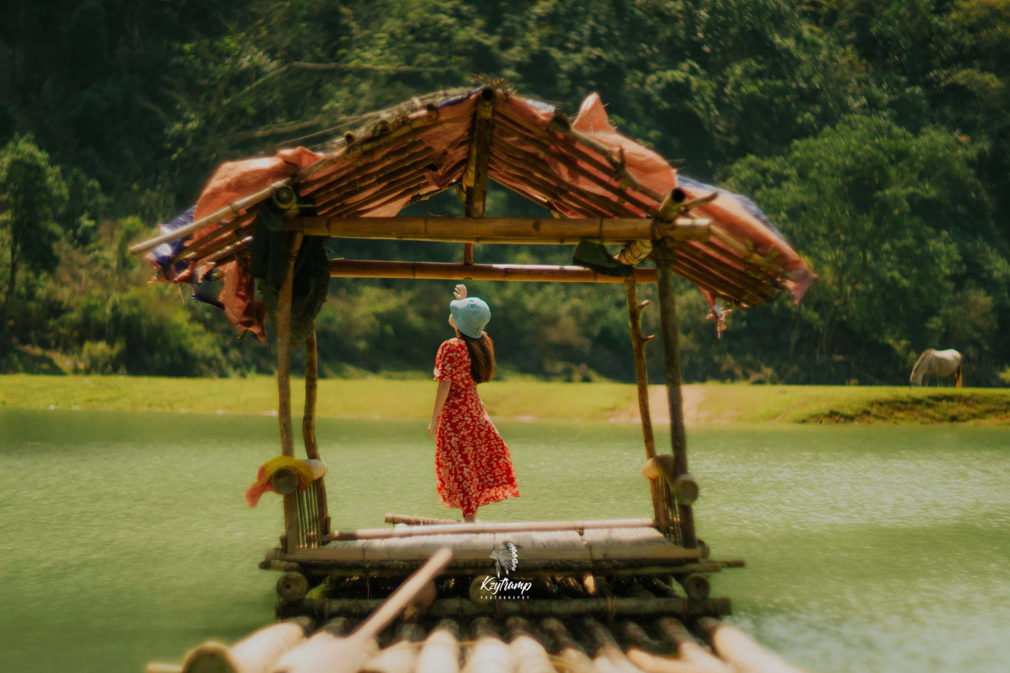 Thảo nguyên đẹp như tranh ở Lạng Sơn, khách đổ về cắm trại, chèo thuyền, ngắm ngựa phi ảnh 2 Thảo nguyên đẹp như tranh ở Lạng Sơn, khách đổ về cắm trại, chèo thuyền, ngắm ngựa phi