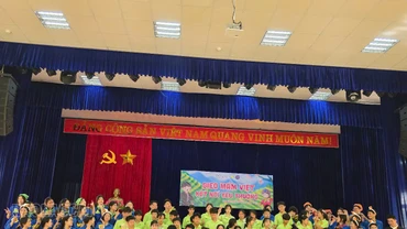 Các bạn tình nguyện viên đã chuẩn bị những phần quà nhỏ để trao tặng cho các em nhỏ tại trung tâm