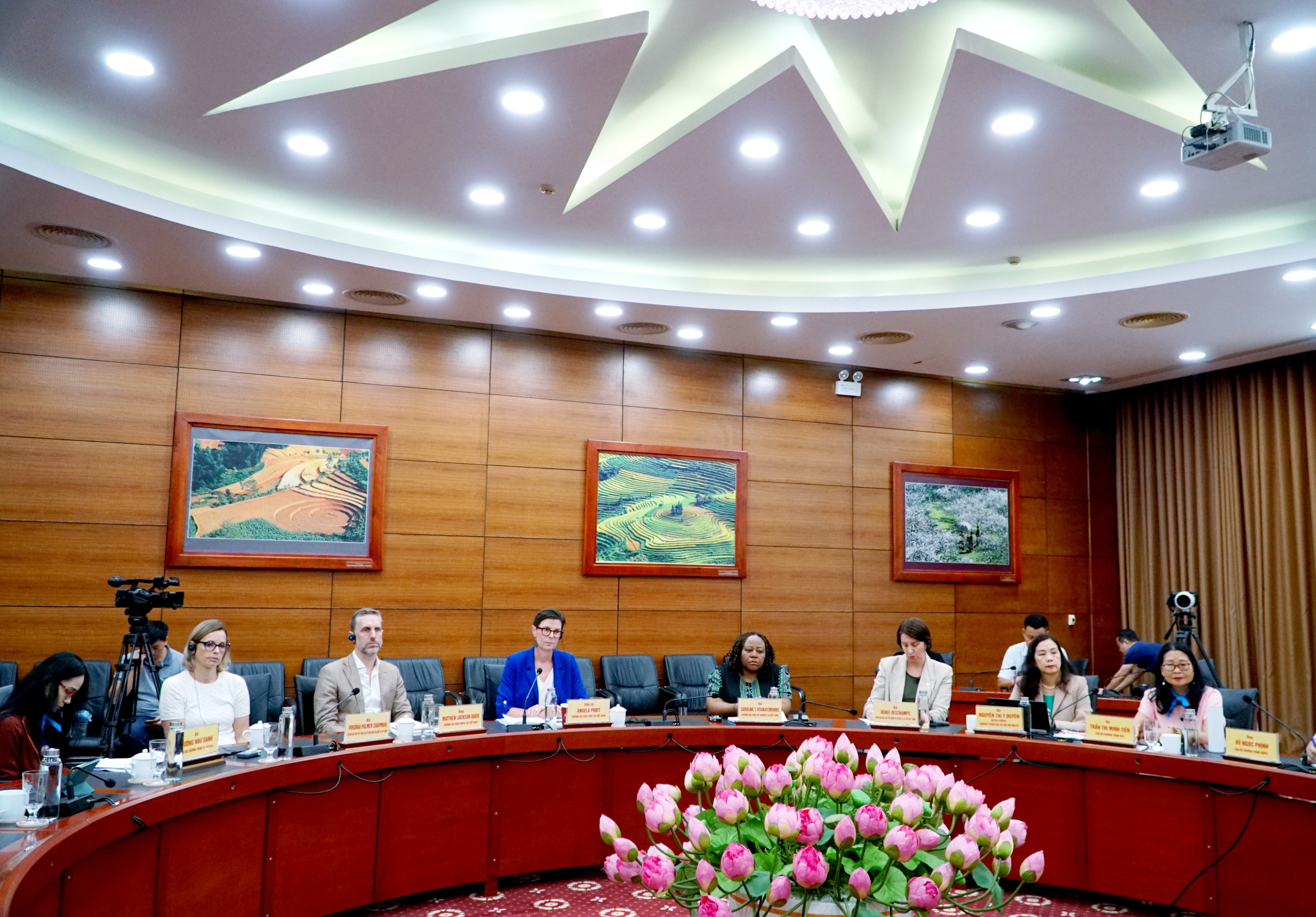 Đại diện đoàn công tác. img-20250604-123713.jpg