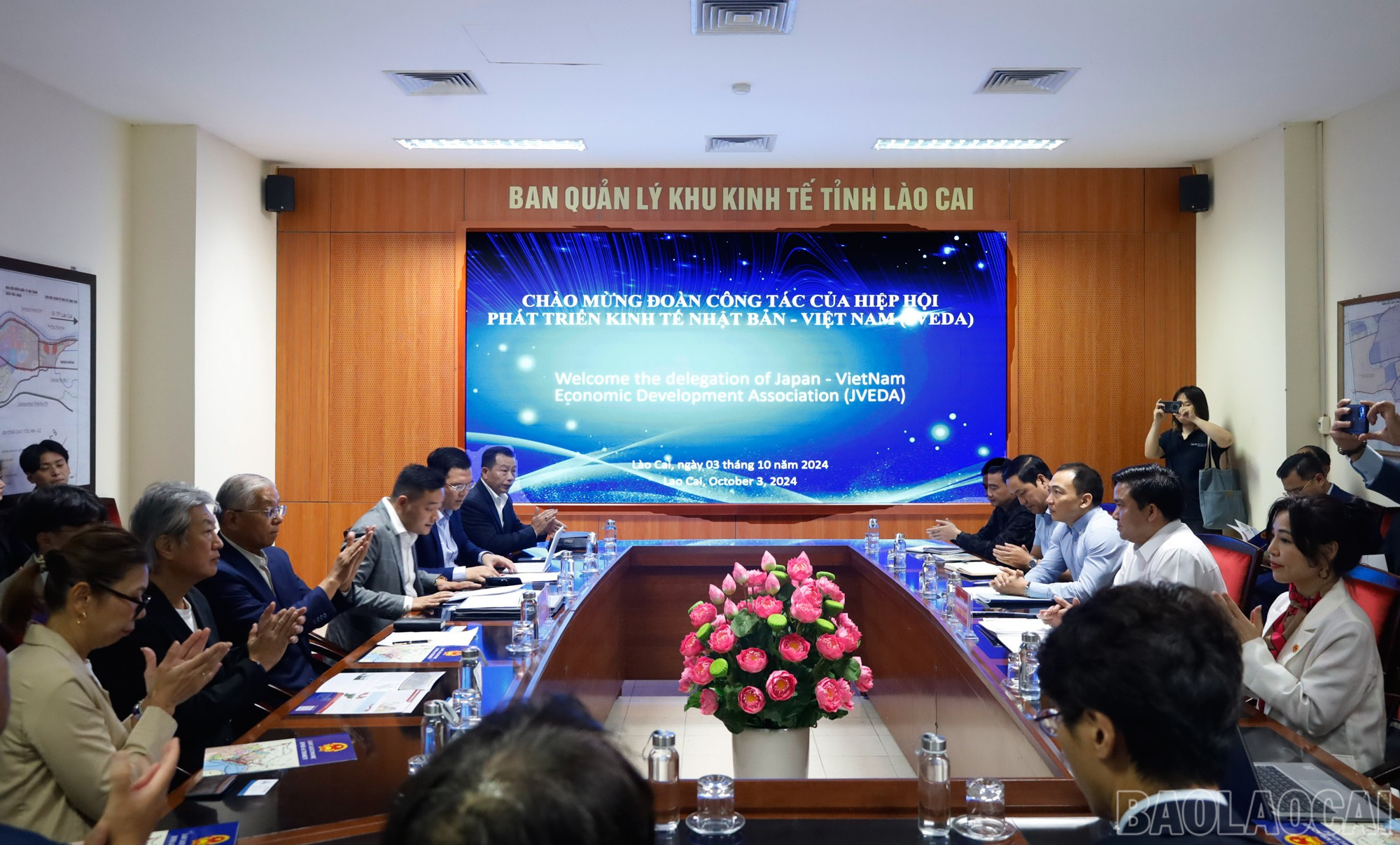 Quang cảnh buổi làm việc. 1-7919.jpg