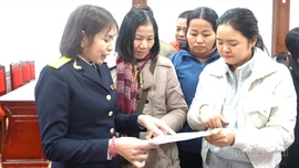 Đi từng ngõ, gõ từng hộ, hướng dẫn người nộp thuế