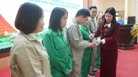 Trao hơn 1.500 suất quà cho đoàn viên, người lao động bị ảnh hưởng bởi hoàn lưu bão số 10