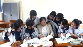 Khi nhà giáo viết văn, làm thơ