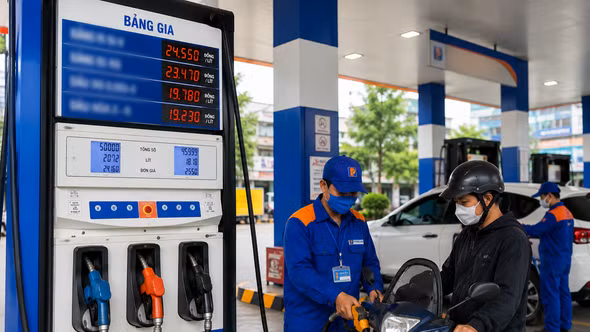 Thuế xăng dầu có thể được miễn thêm 3 tháng: Giá xăng từ 01/7 sẽ ra sao?