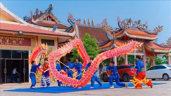 Bản sắc Việt trong tim