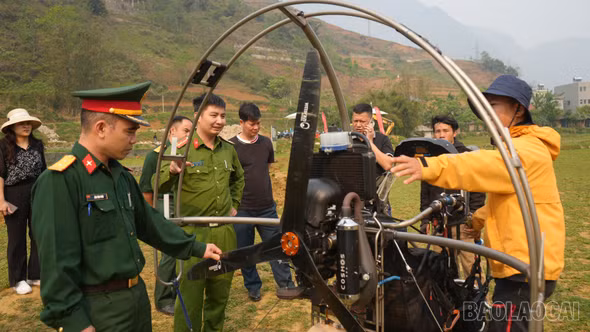 Tạm dừng hoạt động dù lượn gắn động cơ tại xã Tả Van