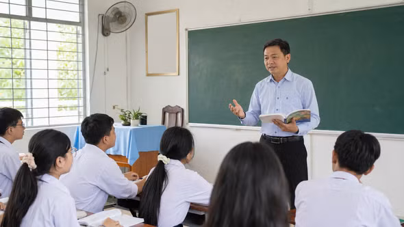 Khoảng 11.000 hiệu trưởng, hiệu phó dự kiến được bố trí làm giáo viên