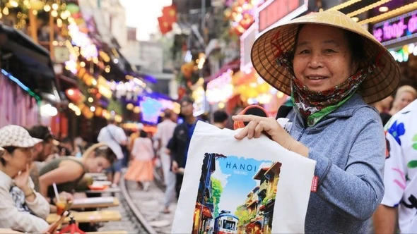 Việt Nam đầy cuốn hút trong con mắt nhà văn nước ngoài