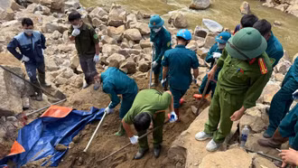 Tìm thấy thi thể nạn nhân cuối cùng trong vụ xe bán tải chở 3 người bị vùi lấp trên Quốc lộ 279