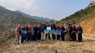 Những người trẻ trồng cây xanh lan tỏa hình ảnh du lịch Bản Liền