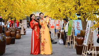 5 địa điểm du lịch hấp dẫn ở miền Nam "bùng nổ" lễ hội chào đón tết Ất Tỵ 2025