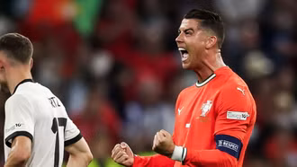 Ronaldo lập kỷ lục khi đưa Bồ Đào Nha vào chung kết