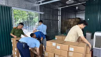 Phát hiện hơn 5.000 lọ mỹ phẩm nhập lậu tại Gia Lâm, Hà Nội