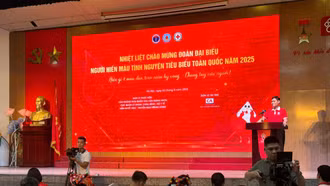 Tôn vinh 100 người hiến máu tiêu biểu