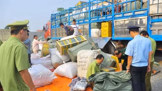 Thủ tướng chỉ đạo tiếp tục đẩy mạnh cao điểm đấu tranh ngăn chặn, đẩy lùi buôn lậu, gian lận thương mại