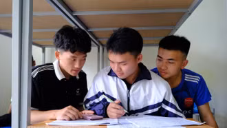 Những câu chuyện, việc làm ý nghĩa bên lề kỳ thi tốt nghiệp THPT