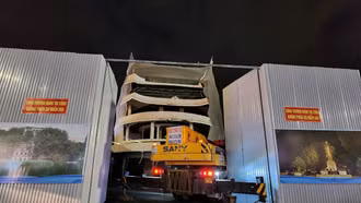 Hà Nội chính thức phá dỡ Tòa nhà 'Hàm cá mập'