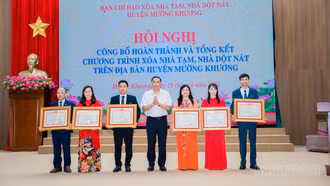 Huyện Mường Khương công bố hoàn thành và tổng kết chương trình xóa nhà tạm, nhà dột nát