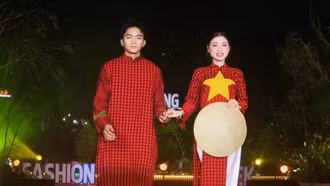 Độc đáo show diễn thời trang tái hiện "Phiên chợ Âm Dương" ở Cần Thơ