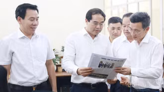  Bí thư Tỉnh ủy, Chủ tịch UBND tỉnh Trịnh Xuân Trường thăm và chúc mừng Báo Lào Cai 