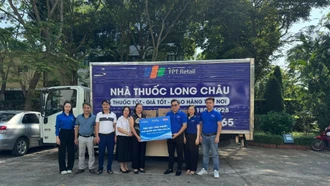 FPT Long Châu điều động nhanh 10 tấn thuốc, phối hợp với các đơn vị hỗ trợ người dân vùng bão lũ