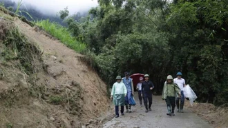 Sa Pa lập 3 đoàn tổng kiểm tra, khảo sát, đánh giá hiện trạng, tìm giải pháp khắc phục, xử lý các điểm sạt lở, vết nứt lớn trên địa bàn