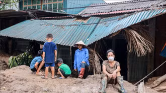 Xót xa nỗi đau mất đi sản nghiệp của các hộ dân bị ngập lũ ở Bảo Yên